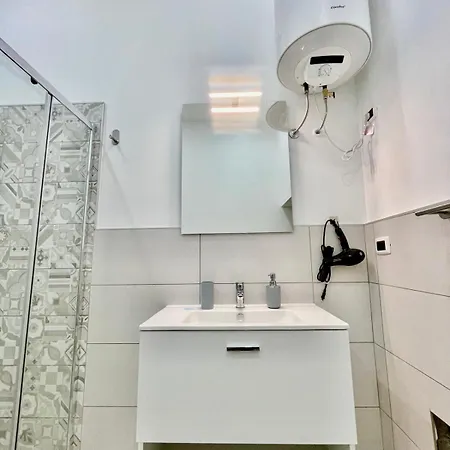 Il Moro House Чинизи